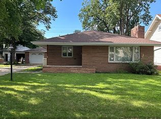 1410 W Division St, Grand Island, NE 68801