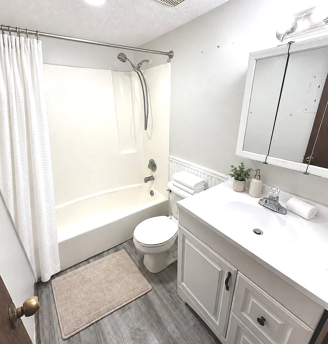 2 bed, 900 sqft, $997 — Photo 3