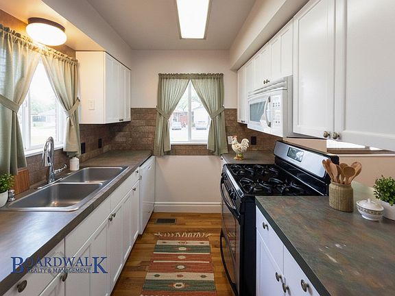 5th image of 1781 E Lincoln Ln