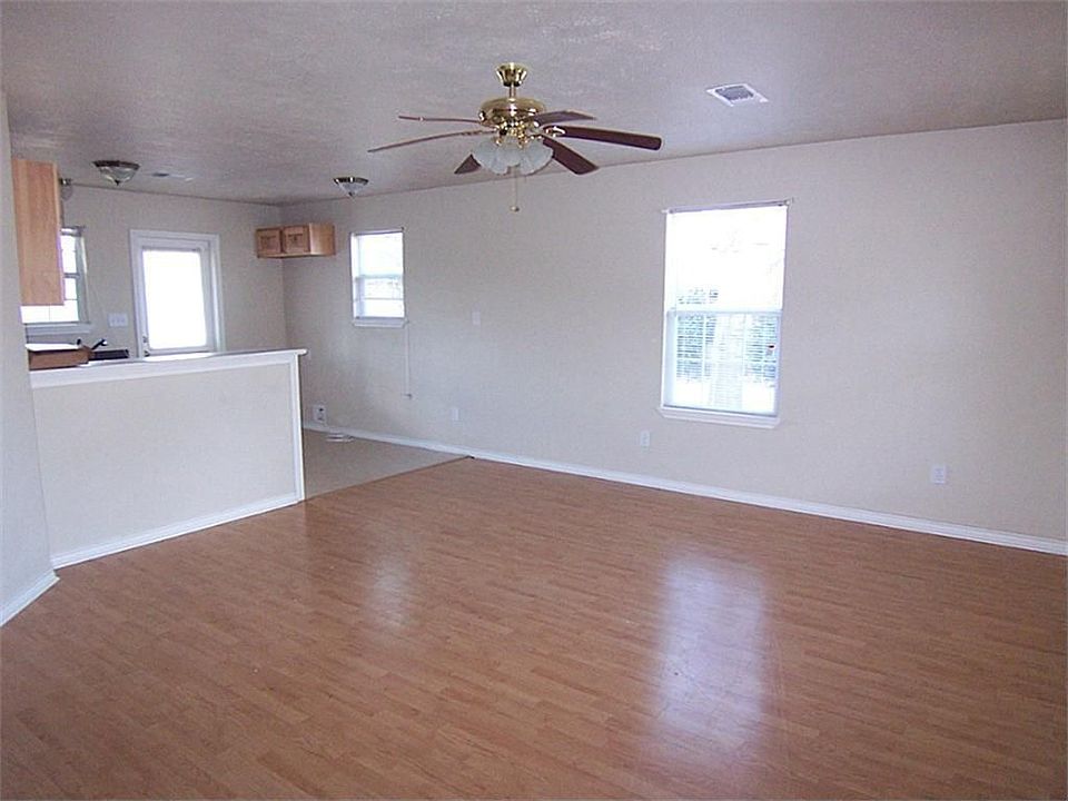2nd image of 1208 Bridge St