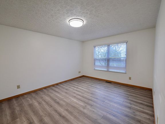 5th image of 2363 Hetter St