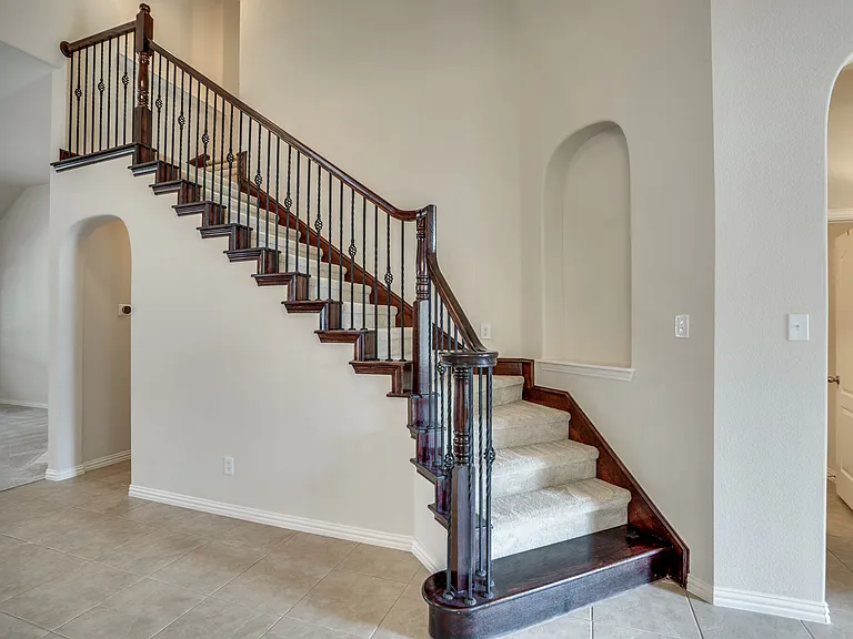 7747 Ivanhoe Dr — Photo 36