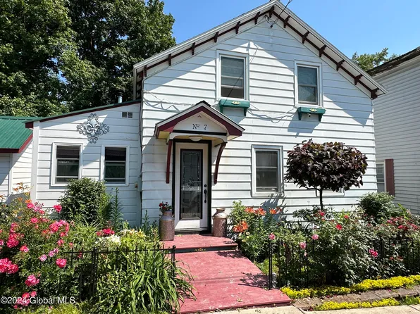 7 Lamb Street, Whitehall, NY 12887