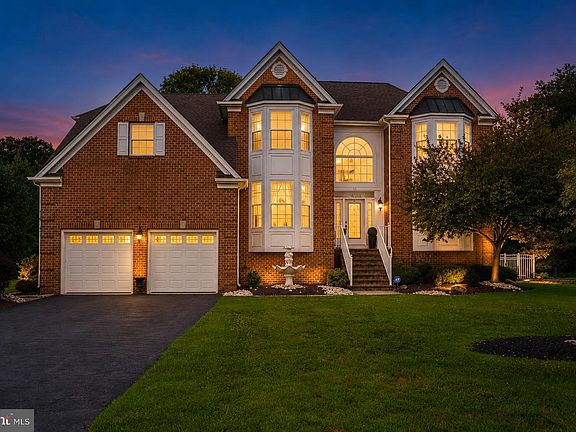 4th image of 33 Pierce Rd