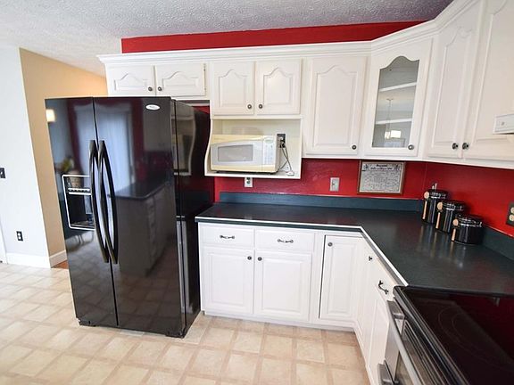 3rd image of 1075 Forest Crest Pl
