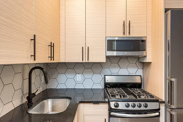 Rented by Brooklyn Group | media 21