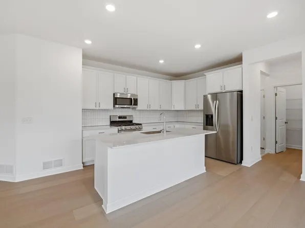 18339 Glancy Way, Lakeville, MN 55068