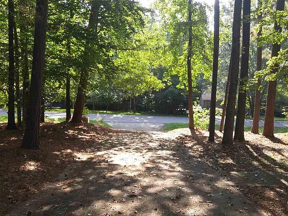 3rd image of 3608 Courtland Dr