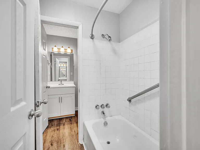 Willow Woods — Photo 17