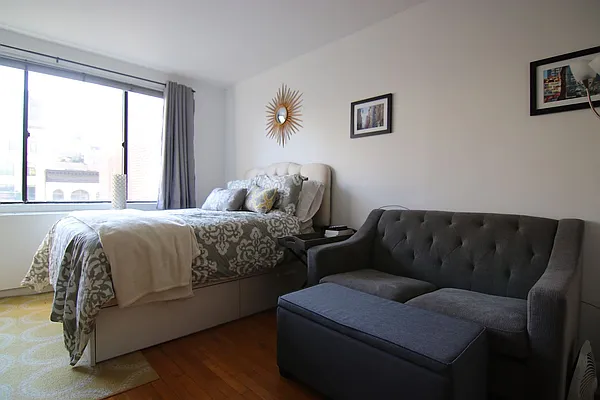 Rented by Compass | media 31