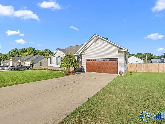 3rd image of 66 Rachel Ln