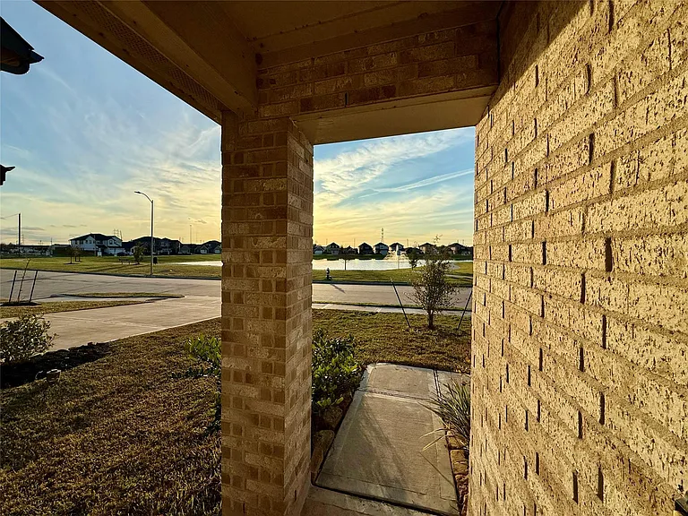 15515 Islandview Ln — Photo 14