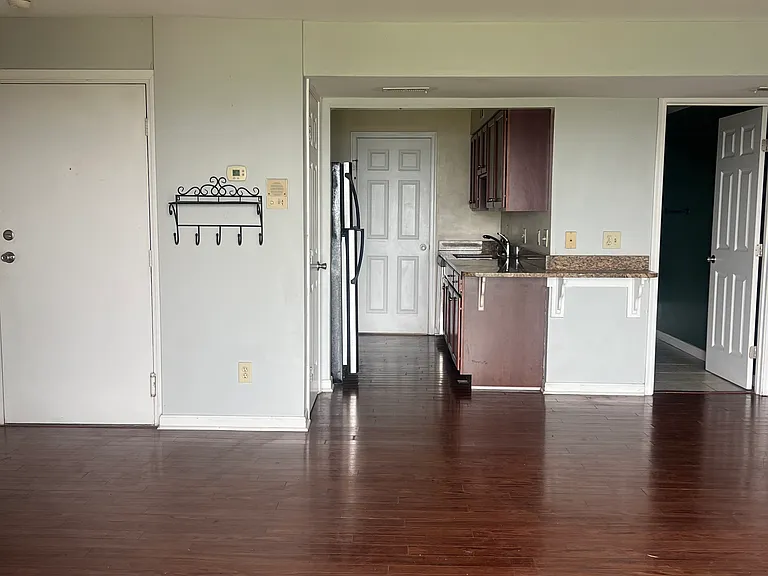 355 Grand Ave #201 — Photo 7