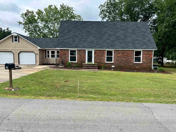 720 Pasadena Ave, Muscle Shoals, AL 35661