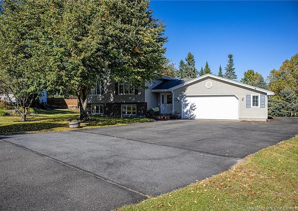 1st image of 10 Timberline Cres