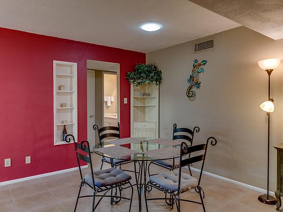 08_8235_E_Rovey_Ave_08