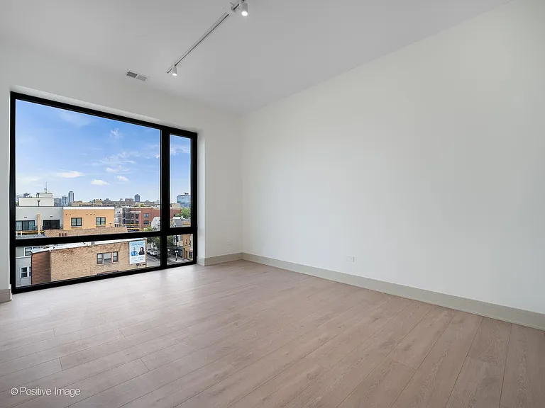 3202 N Racine Ave #205 — Photo 9