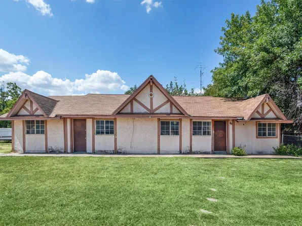 612 Meadow Park Dr, White Settlement, TX 76108