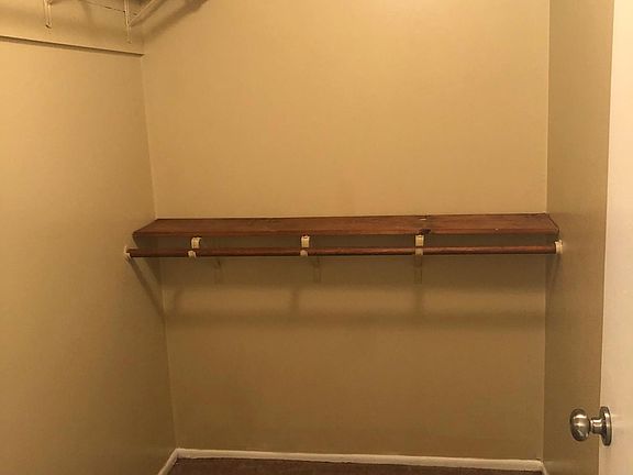 4th image of 4546 Windsor Ln