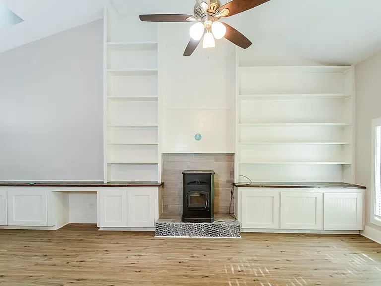 310 Berwick Ct — Photo 5