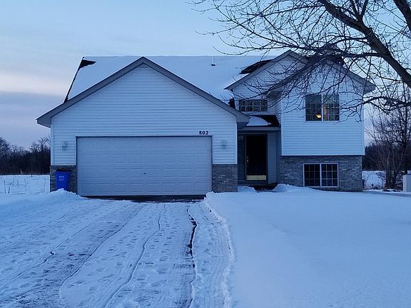 2nd image of 802 Isanti Pkwy