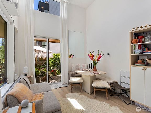4th image of 916 NW 56th Street #G