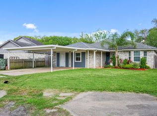 3212 Acorn Cir, Dickinson, TX 77539