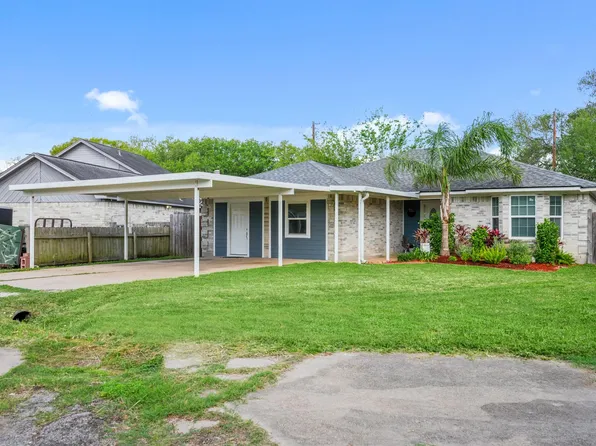 3212 Acorn Cir, Dickinson, TX 77539