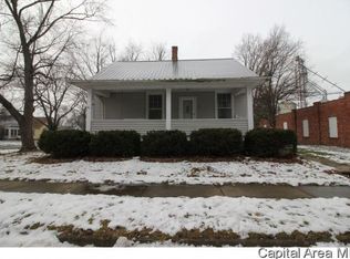 149 S Pine St, Williamsville, IL 62693