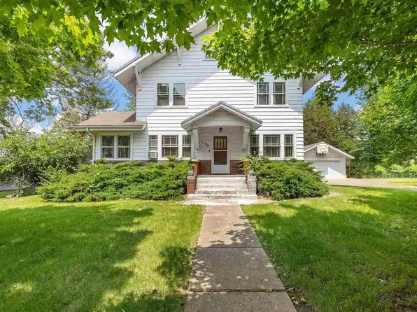 130 1st Ave W, Walford, IA 52351
