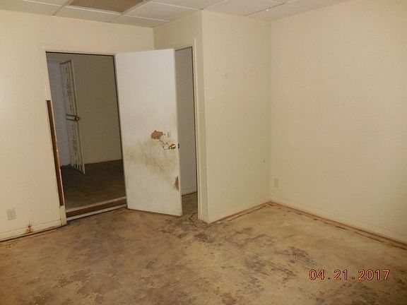4th image of 2928 NE 16th Ter