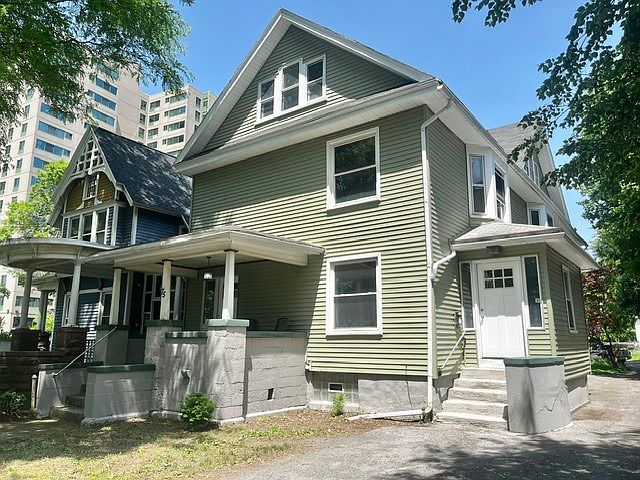 1st image of 75 Alexander St
