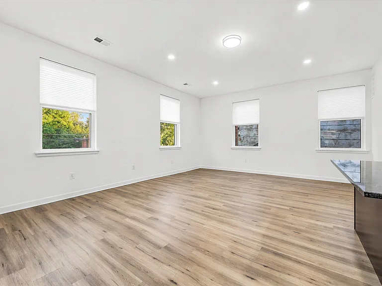 514 Ryers Ave #B — Photo 5