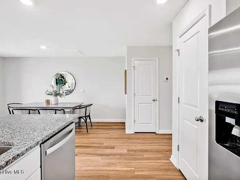 Dining (Model home)