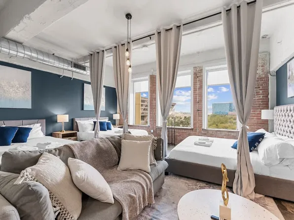 555 Evergreen St, Dallas, TX