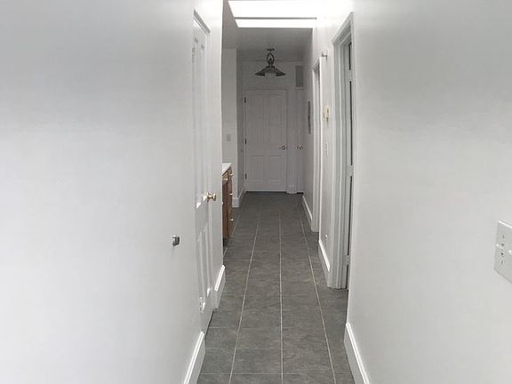 4th image of 608 Santa Barbara St #3919928