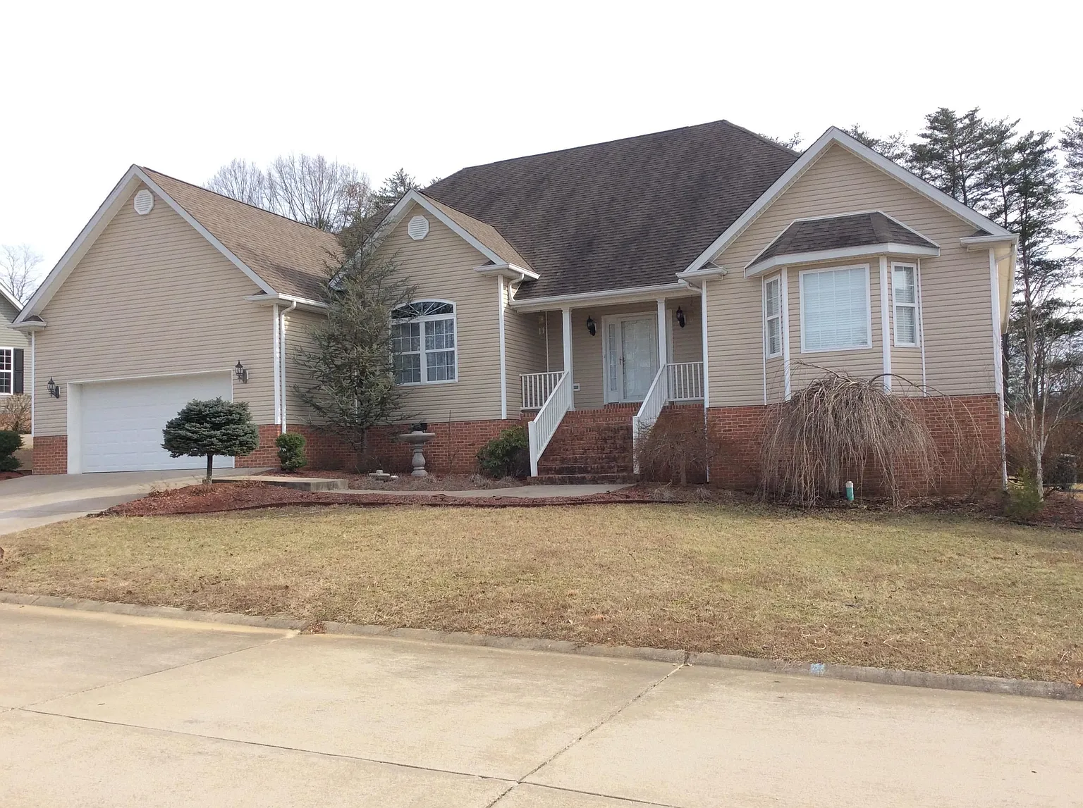 132 Applewood Dr photo 1
