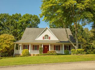 2412 Westwind Dr, Soddy Daisy, TN 37379
