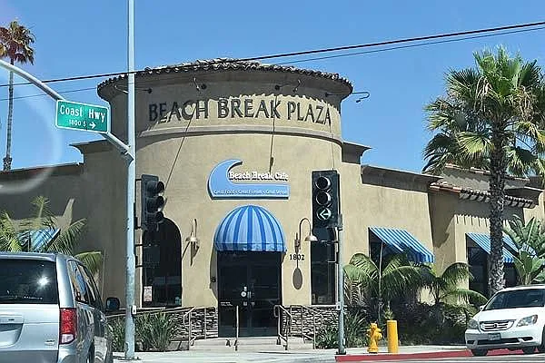 Beach Break Cafe (popular breakfast place two blocks)