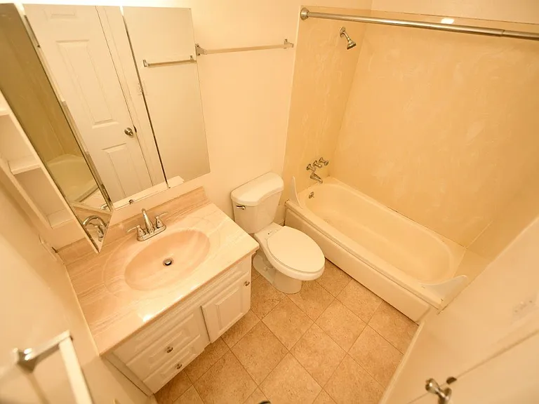 434 E 17th St. — Photo 11