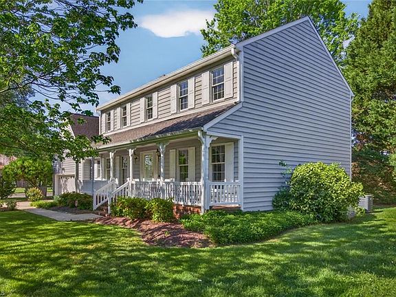 3rd image of 104 Meadowood Dr