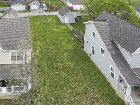 3rd image of 46 W Park Ave