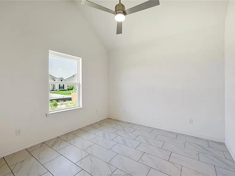 2900 Bombay Ct — Photo 9