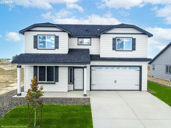 878 Yoss Pl, Cottage Grove, OR 97424