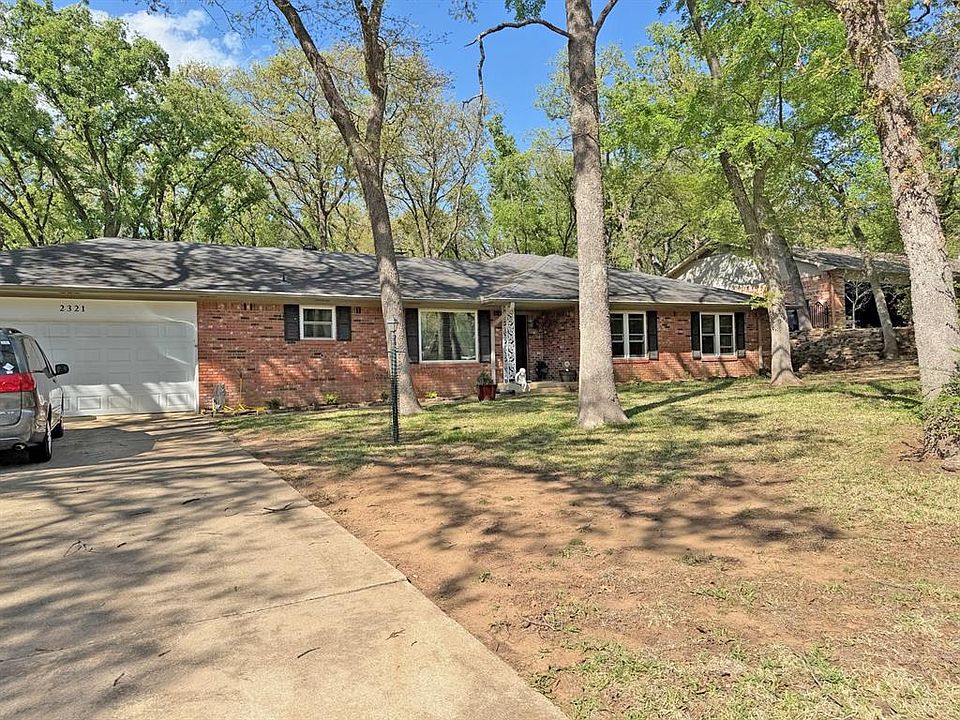 2nd image of 2321 SW Cloverleaf Pl