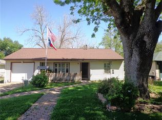 913 Southampton St, Angleton, TX 77515