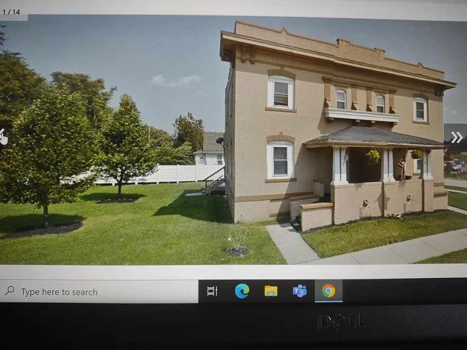 2504 Lake St
