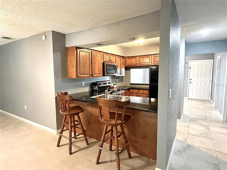564 Breckenridge Vlg #106 — Photo 7