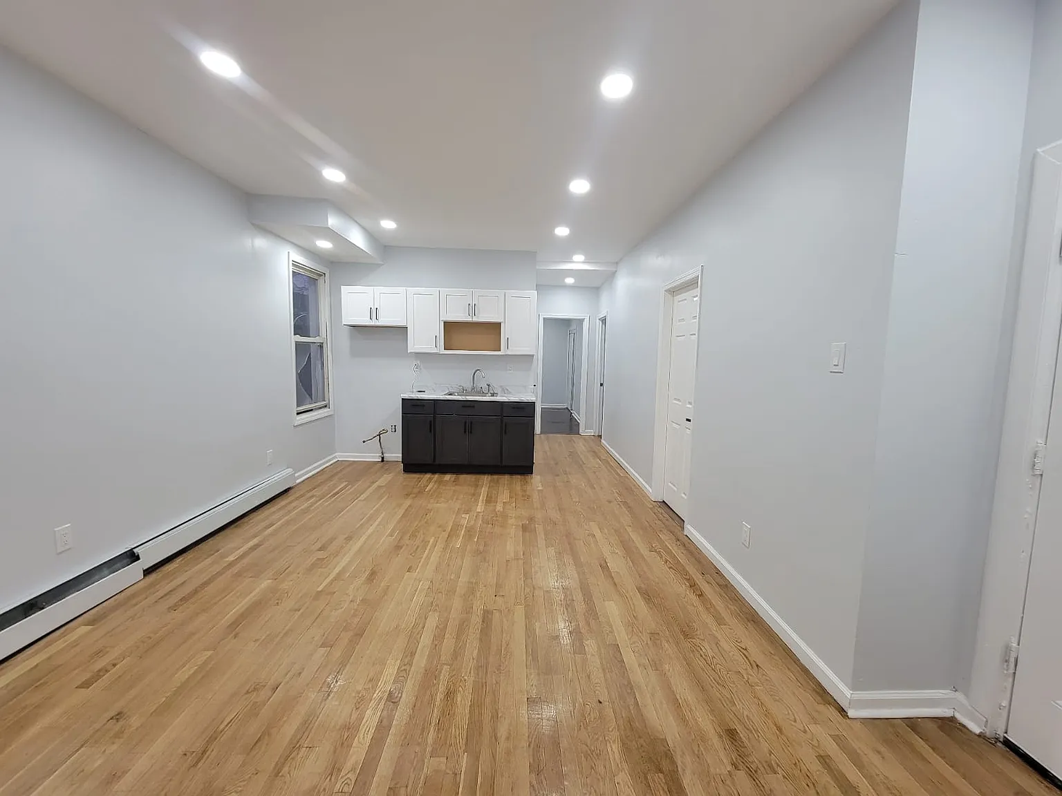 4 bed, $2,400 — Photo 4