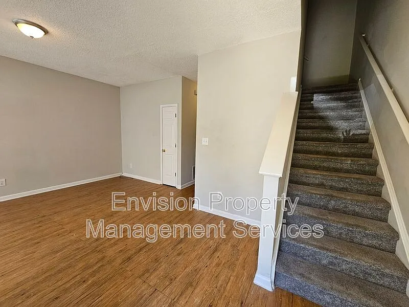 Building Photo - 3275 Oakley Pl #18